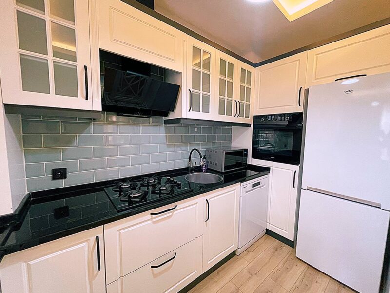 Modern Furnished 2+1 Apartment for Sale in Lara, Antalya - Prime Location & Great Price!