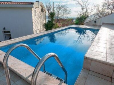 Seasonal Rental: Beautiful Furnished Villa with Pool in Bečići, Budva, Montenegro