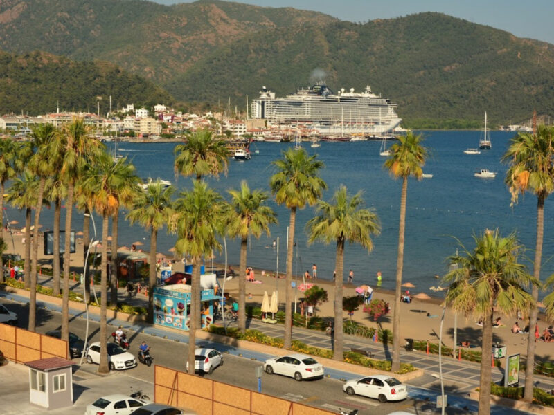 🌟 Marmaris Gem: Prime Location Building with Investment Potential! 🌟