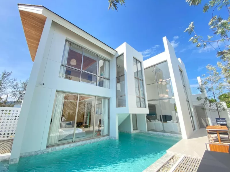 🇹🇭 Luxury Villas in Phuket: Prime Location Near Bang Tao and Layan Beaches!