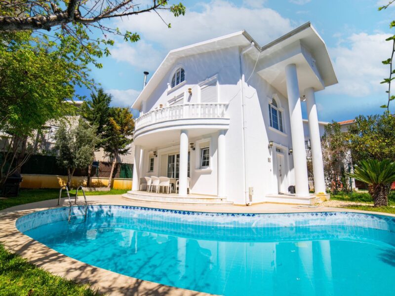 🌟 For Sale: Beautiful 3+1 Villa with Pool Near Belek Beaches 🏊‍♂️