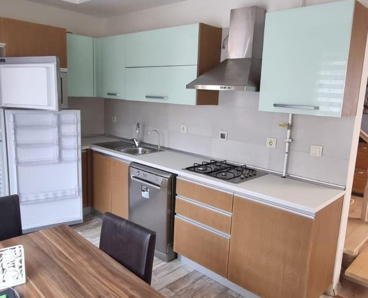 🌟 Urgent Sale! Spacious 3-Bedroom Duplex Apartment in Konyaaltı, Antalya — Just 300m from the Beach! 🏖️
